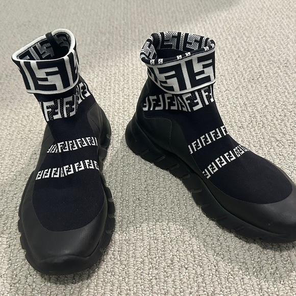 Fendi black - Picture 2 of 11